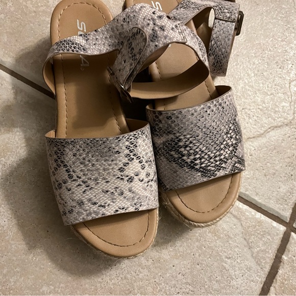 Soda Espadrilles - Picture 7 of 11